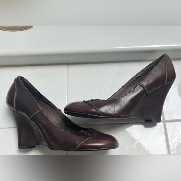 ALDO Brown Leather Wedges - Size 37 Gently Used - Picture 1 of 6